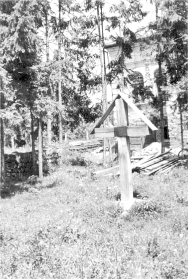Cruce pe locul Bisericii din Vârghiș, dărâmată în 1940